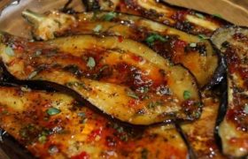 ბადრიჯანი იტალიურად - ეს კერძი მასაც მოეწონება, ვისაც ბადრიჯანი არ უყვარს