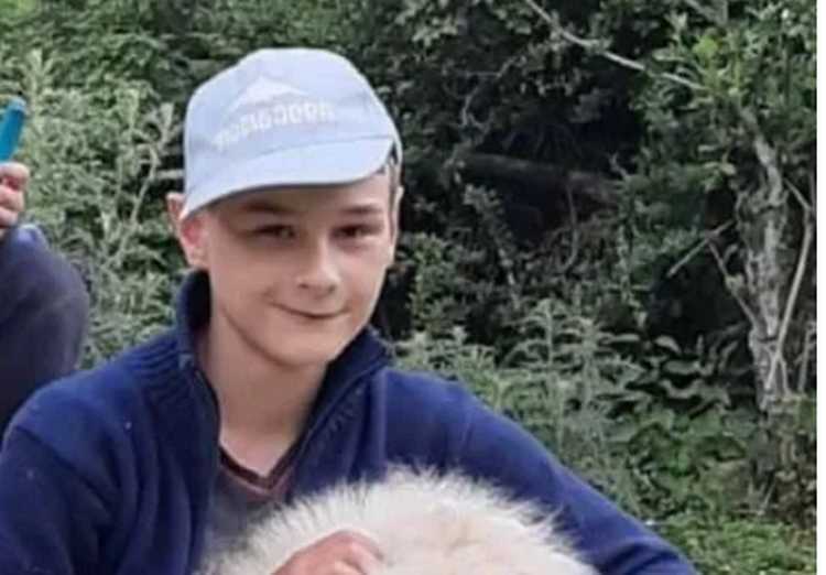 ,,ისტორია განმეორდა, ბავშვი იმავე ადგილიდან აორთქლდა, საიდანაც ბაბუამისი" - 13 წლის ილია ფილფანს 50 მაშველი ეძებს