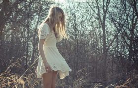 ,,პირველი ღამის შემდეგ აქ დამტოვა, მითხრა, დამელოდეო და... არ გამოჩენილა, მეშინოდა" - ნოველა