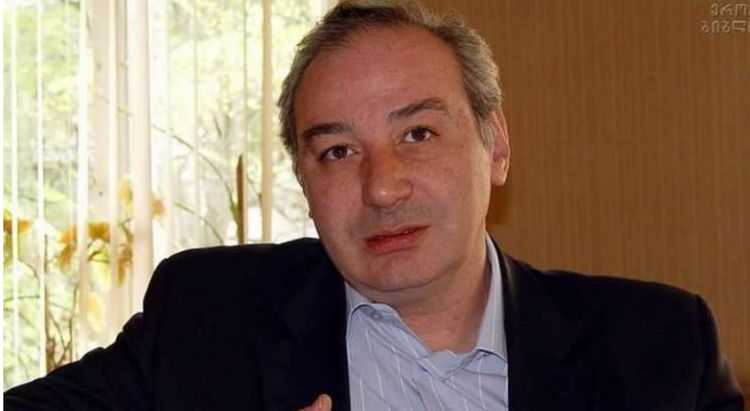 ზაზა აბაშიძე: ,,ჩემი მომავალი ცოლი ჯერ ჩემი მოსწავლე იყო, შემდეგ - ჩემი სტუდენტი"