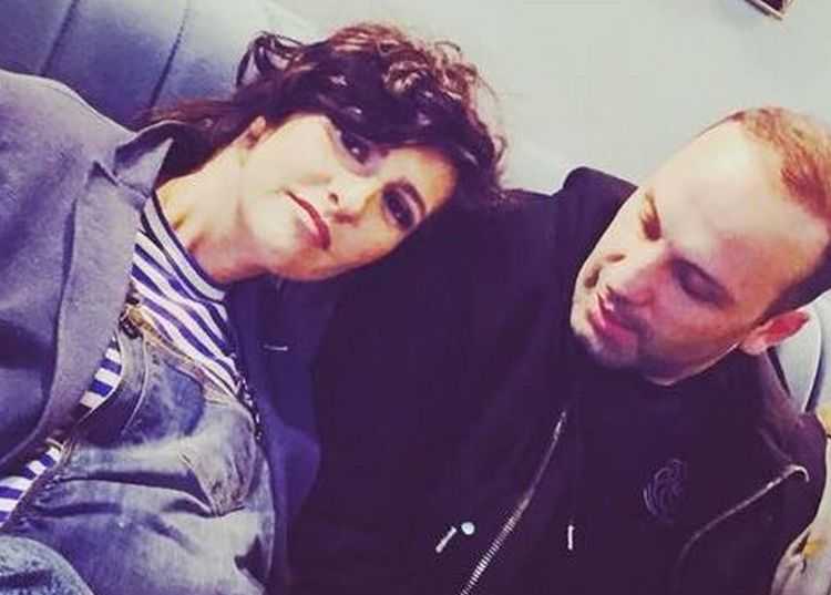 ,,პირველის" ინფიცირებული თანამშრომელი ლევან გოგიჩაიშვილის ცოლია, მას ვირუსი ქმრისგან გადაედო