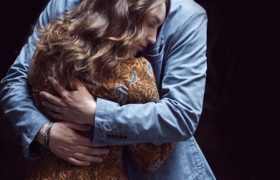 ,,აბორტს ვერ გავიკეთებ, მაგრამ როგორ გავაჩინო, ჩემები მომკლავენო, მითხრა და მეტად ატირდა" - ნოველა