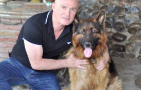 კახა ბასილიას სახლში ,,წინასწარმეტყველი" ძაღლი ჰყავს