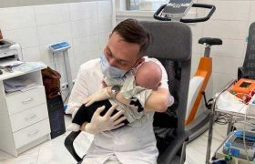 ირაკლი კვეკვესკირი: ,,ჩემი ყველაზე პაწაწუნა პაციენტი 2 კვირა აპარატზე იყო და გაეწერა სრულიად ჯანმრთელი" ირაკლი კვეკვესკირი: ,,ჩემი ყველაზე პაწაწუნა პაციენტი 2 კვირა აპარატზე იყო და გაეწერა სრულიად ჯანმრთელი"