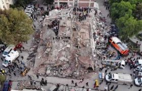 ,,ნანგრევებში მოყოლილი 3 წლის ბავშვის გამო მთელი დღე დადუმებული ვარ, რანაირი 65 საათი იყო" ,,ნანგრევებში მოყოლილი 3 წლის ბავშვის გამო მთელი დღე დადუმებული ვარ, რანაირი 65 საათი იყო"