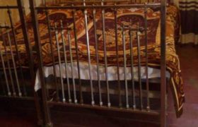 "შვილმა სახლი მოტყუებით გამიყიდა და ერთ პატარა ოთახში შემაგდო"