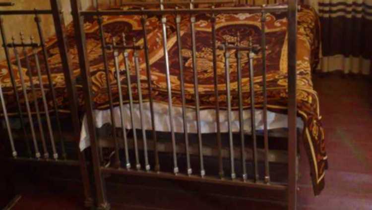 "შვილმა სახლი მოტყუებით გამიყიდა და ერთ პატარა ოთახში შემაგდო"