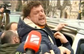 ნიკა ნარსია: ,,ჭურჭლის მრეცხაობაზე სამი ენის ცოდნა მომთხოვეს"