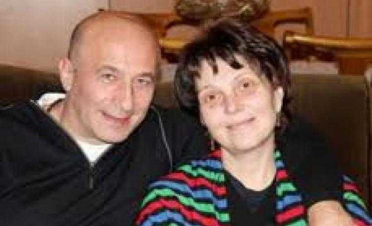 ზურა დოიჯაშვილის ცოლი ქმრის საფლავს ვერ ტოვებს - ,,ისევ ნაქირავებ ბინაში ვცხოვრობთ"