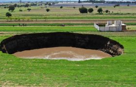 უცნაური ღრმულები ისრაელში, ჩინეთში მექსიკაში