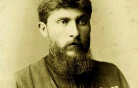 ,,როცა ქაშუეთში ვაჟას ცხედარი დაასვენეს, თმაგაშლილი მანდილოსანი შევიდა, ჩაიჩოქა და ტირილი აღმოხდა" - ვაჟა-ფშაველაზე შეყვარებული ქალის ამბავი