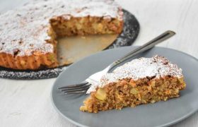 დაბალკალორიული შვრიის ღვეზელი ვაშლით - რეცეპტი