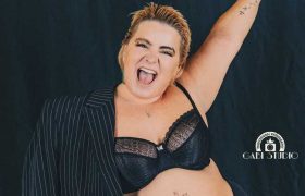 ,,აჯანყებაა მის წინააღმდეგ, როგორ გაბედა სექსუალურობა, როცა 90/60/90 არ არის'' - გოგონა გურამ შეროზიას კლიპიდან ,,აჯანყებაა მის წინააღმდეგ, როგორ გაბედა სექსუალურობა, როცა 90/60/90 არ არის'' - გოგონა გურამ შეროზიას კლიპიდან