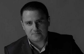 კახა წიქარიშვილი თავის სტუდენტებს: ,,ინტიმურ ფოტოებს დებენ... გული მწყდება..." კახა წიქარიშვილი თავის სტუდენტებს: ,,ინტიმურ ფოტოებს დებენ... გული მწყდება..."