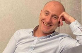 ,,არტისტებს 300 ლარი რომ მოემატათ, ეს რატომაა საღლიცინო?" - ლაშა ჩხარტიშვილი