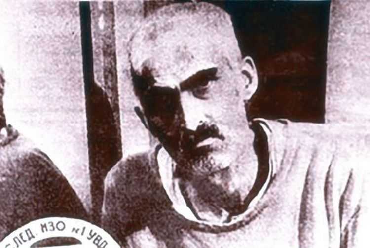 მერაბ კოსტავამ 13 თვე იშიმშილა, მას ხელოვნურად კვებავდნენ - ,,და ხელოვნურად ვისაც კვებავენ, შეუნელებელს განიცდის შიმშილს (სტრიქონები მერაბ კოსტავას ლექსიდან ,,შიმშილობა""