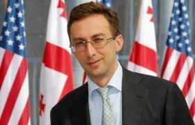 ფრანს-პრესის ჟურნალისტი: ,,მიშას ნეკროლოგის დაწერა მთხოვეს" ფრანს-პრესის ჟურნალისტი: ,,მიშას ნეკროლოგის დაწერა მთხოვეს"