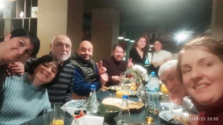 გადარჩენილების სელფი - რა ტრაგედიას გადაურჩა 15 ადამიანი საირმე-ბაღდათის გზაზე