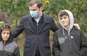 ძმებს, რომლებსაც დედა კოვიდით გარდაეცვალათ, მამა - ავარიით, თორნიკე რიჟვაძე დახმარებას დაჰპირდა