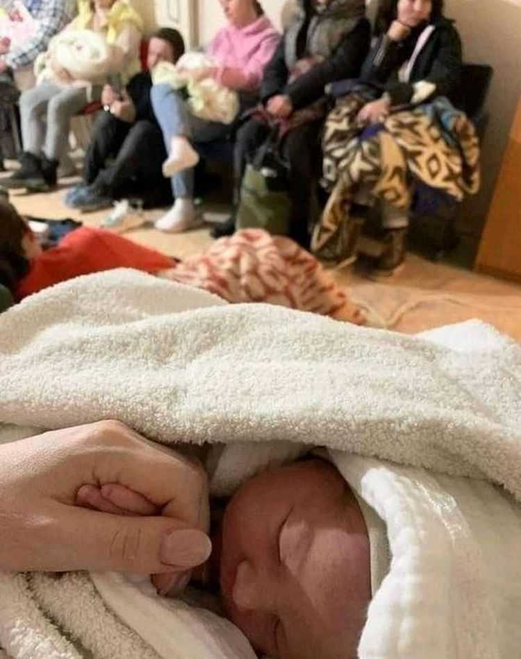 კიევის მეტროში ბავშვი დაიბადა - ,,გამარჯვება მოგეტანოს შენი სამშობლოსთვის"