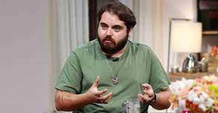 ,,დღეს ორმა სვეცკმა მანდილოსანმა მიმტან ბიჭს სოფლელობის გამო დასცინა" - რას წერს ლუკა ნაჭყებია