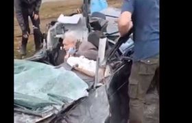 უკრაინელები მძღოლის ამოყვანას ცდილობენ, რომელსაც ტანკმა გადაუარა