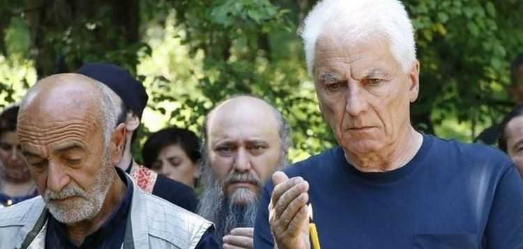 ,,იმ დღეს ყველა თიანეთელს შეხვდა კოვიდი" - რას ყვება ტარიელ ხარხელაური