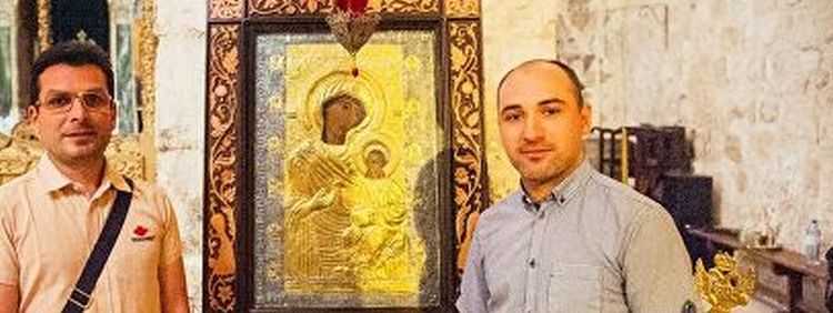 ხატი ,,დედოფალი" - ღვთისმშობლის სასწაულმოქმედ ხატს თბილი ხელი აქვს