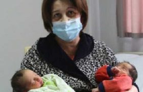 დედა 52 წლისაა, მამა 65-ის - მარიამი და დავითი საკეისრო კვეთით დაიბადნენ