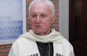 ფრიდონ ინჯია: ,,უკრაინას ძაან მძიმედ აქვს საქმე, უნდა შევუერთდეთ რუსეთის საბანკო სისტემას" ფრიდონ ინჯია: ,,უკრაინას ძაან მძიმედ აქვს საქმე, უნდა შევუერთდეთ რუსეთის საბანკო სისტემას"