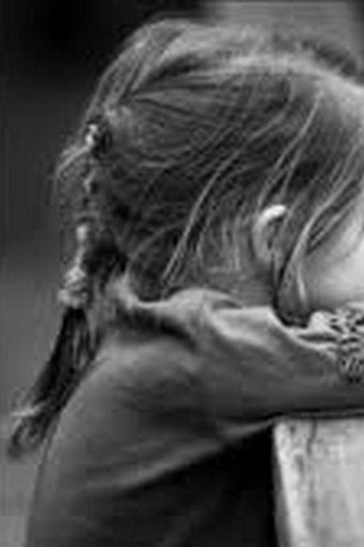 ,,ჩემს გენშია ტყუპები, ბევრი ხალი, ასტიგმატიზმი, ბრტყელი ტერფი" - 24 წლის გოგონა მშობლებს ეძებს