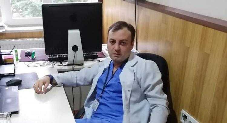 გიგი ორაგველიძე: ,,ჩემი პროფესია დიდ სტრესთან არის დაკავშირებული, მუსიკა კი ჩემთვის განტვირთვაა" - მუსიკოსმა ექიმმა პირველი ალბომი გამოუშვა გიგი ორაგველიძე: ,,ჩემი პროფესია დიდ სტრესთან არის დაკავშირებული, მუსიკა კი ჩემთვის განტვირთვაა" - მუსიკოსმა ექიმმა პირველი ალბომი გამოუშვა