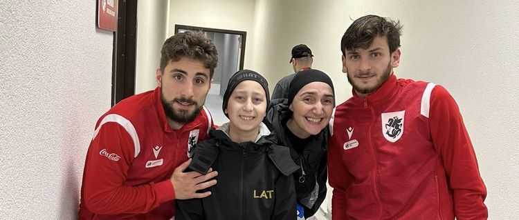 გიოს, რომელიც მძიმე სენს ებრძვის, ოცნება აუხდა - ,,გულში ჩაიკრეს ხვიჩა კვარაცხელიამ და ზუკა დავითაშვილმა''