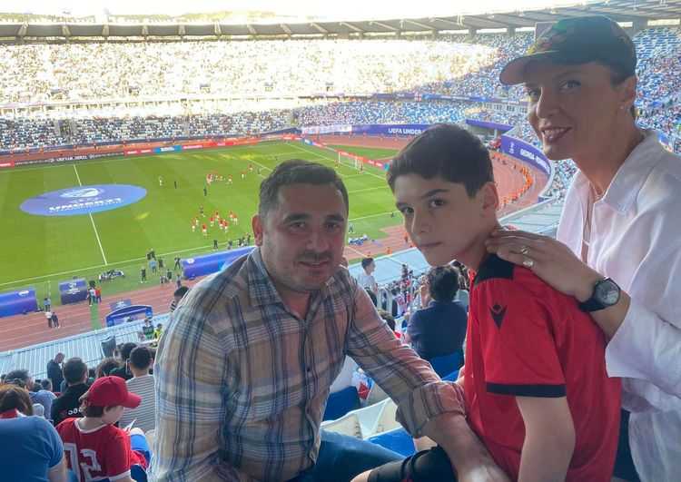 ,,ისეთი გოგონა რომ მყოლოდა, როგორსაც ვხატავ, ძალიან ბედნიერი ვიქნებოდი"- რა საჩუქარი გამოუგზავნა სამყარომ მხატვარ ანი მაღლაკელიძეს