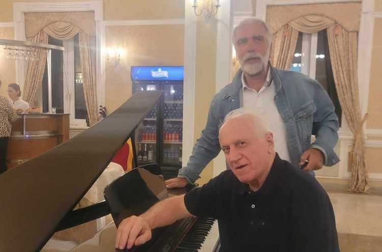 ,,რობაი და როიალი" - ბათუმი სალონურ საღამოს უმასპინძლებს