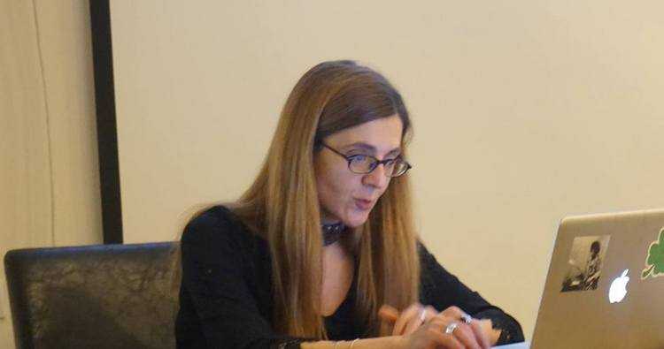 სალომე ასათიანი: „ერთი უცნაური და იდუმალი ამბავი უნდა მოგიყვეთ, ვერ ვითმენ“ სალომე ასათიანი: „ერთი უცნაური და იდუმალი ამბავი უნდა მოგიყვეთ, ვერ ვითმენ“