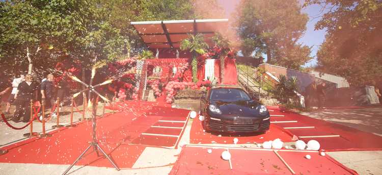 გელა ბარკალაიამ რძალი თავისი მშობლებისა და ბებიის საფლავებზე დანიშნა - „თუ ვინმეს დღეს გაუხარდებოდა, ეს ადამიანები არიან“ (ფოტოები და ვიდეო)