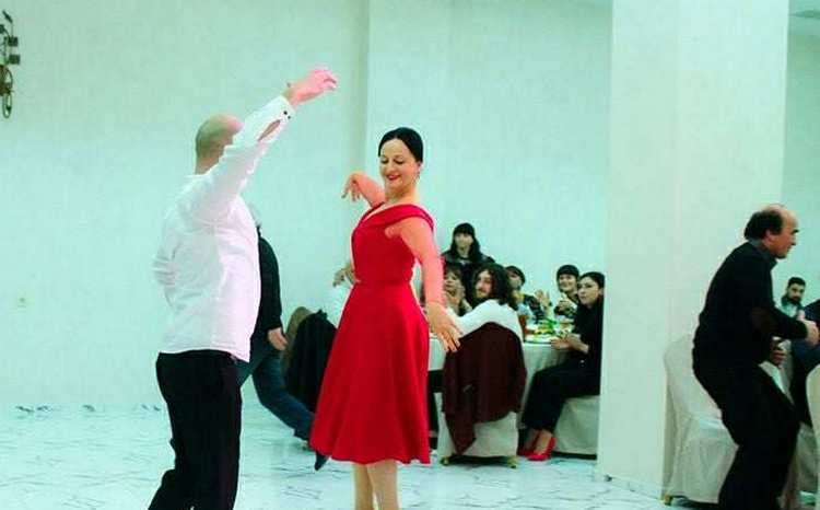 ელენე რატიანი: „ნინო რამიშვილმა ანსამბლში დაუფიქრებლად ამიყვანა, მაგრამ გავთხოვდი და მივატოვე“