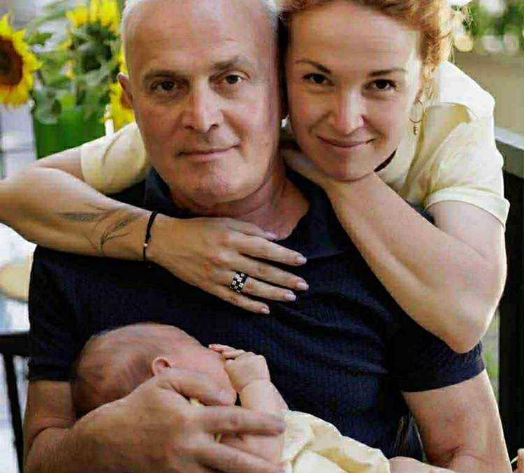 „სანგარში ვიყავი, ცოლმა რომ დამირეკა, მამა გახდები, ამიტომ თავს გაუფრთხილდიო“