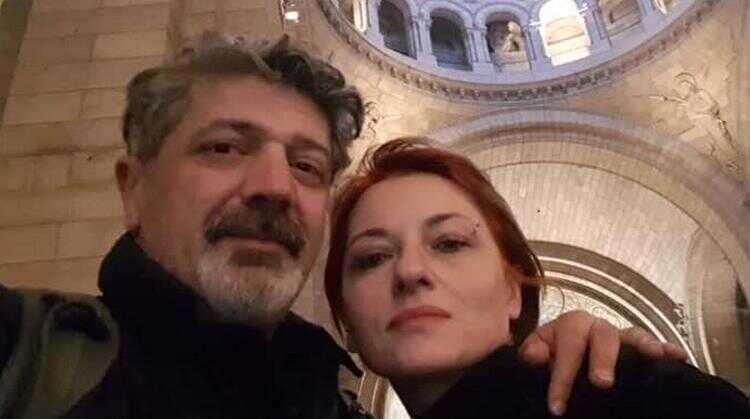 დუტა სხირტლაძე ცოლის გაკეთებულ სამკაულს ხელიდან არ იშორებს